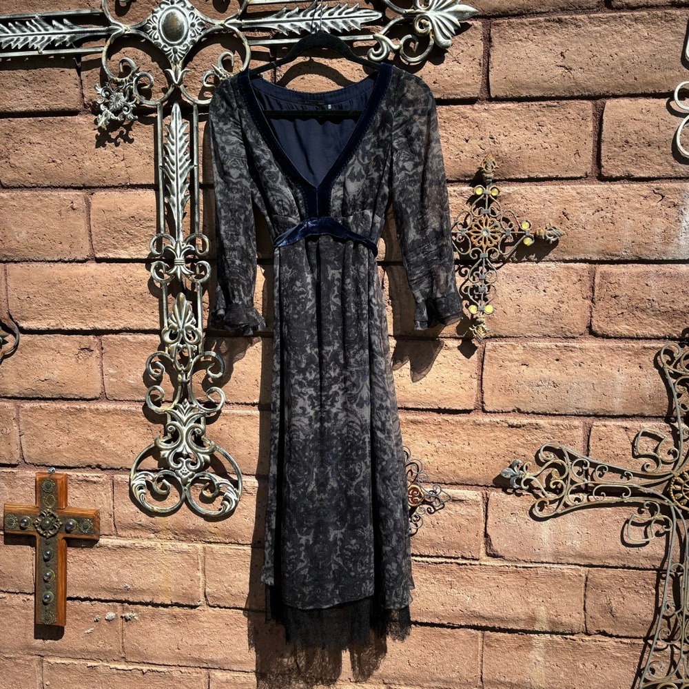 Elie Tahari Silk Maxi Dress Sz 2 Bell Sleeves Velvet Trim Blue Sheer Fairy